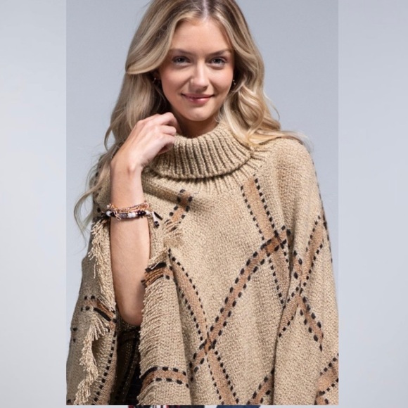Poncho Turtleneck Windowpane Print - Picture 1 of 14